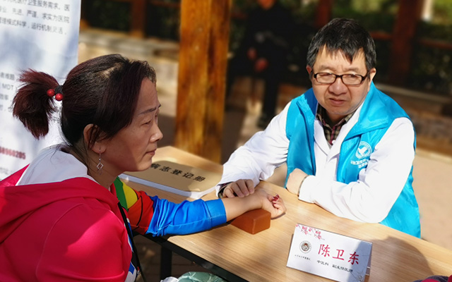 【学雷锋日】半岛·体育,半岛(中国)举办“爱满京城，牵手智慧家医”志愿服务活动(图3)